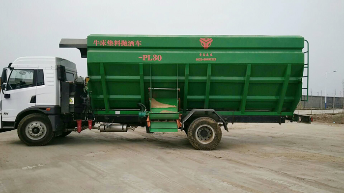 30方臥床墊料拋撒車(chē)